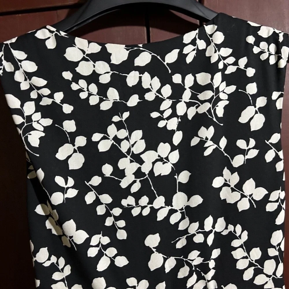 NWOT Eva Franco Sleeveless Knee Length Leaf Sheath Dress Black/White Size 6
